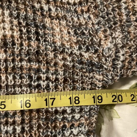 “Goes w/Anything” Maurices Cardigan Size Small, has pockets! - Picture 11 of 12